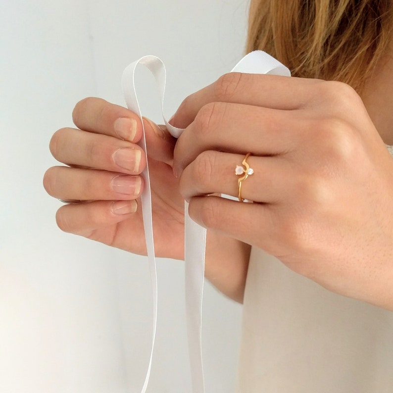 dainty ring bridesmaid wedding thank you gifts pink glass rose stone gold ring minimalist rings bridesmaid ring statement ring