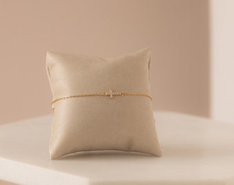 Bellissimo braccialetto con zirconi a croce e catena in argento sterling e placcatura in oro