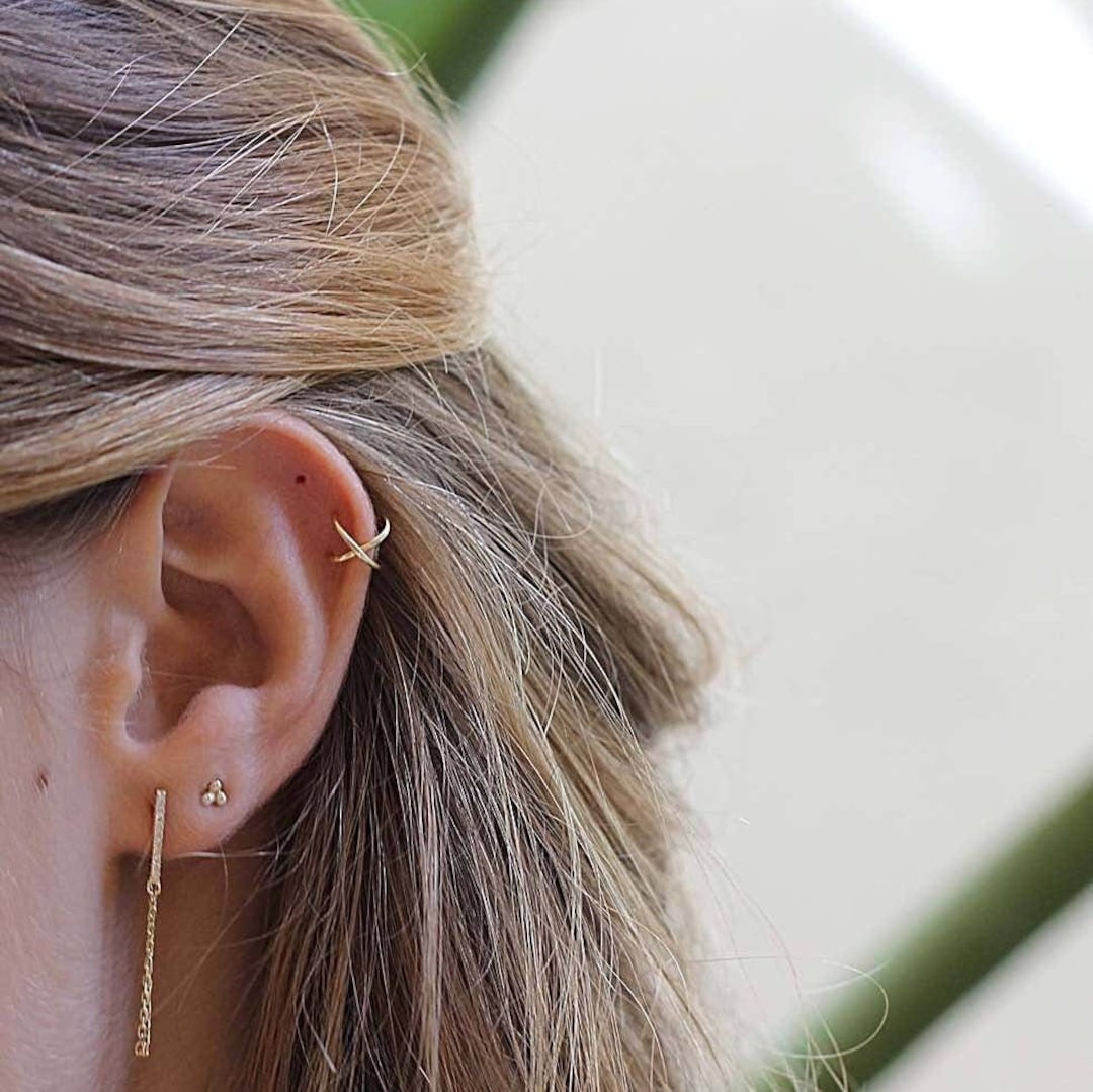 Cartilage Earring With an X-shaped Design Ear Cuff Type -  Finland