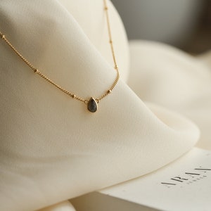 Choker with labradorite drop stone and tiny balls chain 925 silver, labradorite charm necklace
