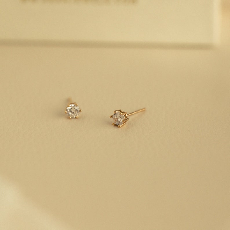 Solitaire earrings with 5mm six-claw zircon, simple and minimalist in 24k gold-plated sterling silver image 1