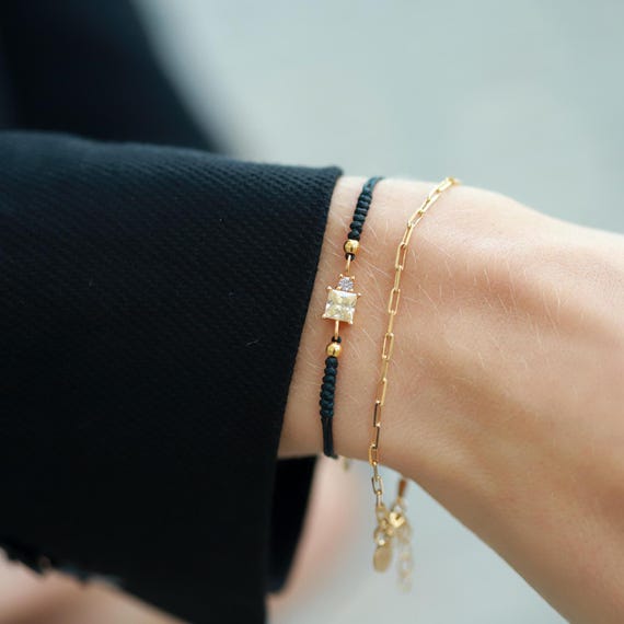 Pulsera ajustable de macramé con piedras circonitas color LAVANADA fabricada en plata de ley y chapada en oro