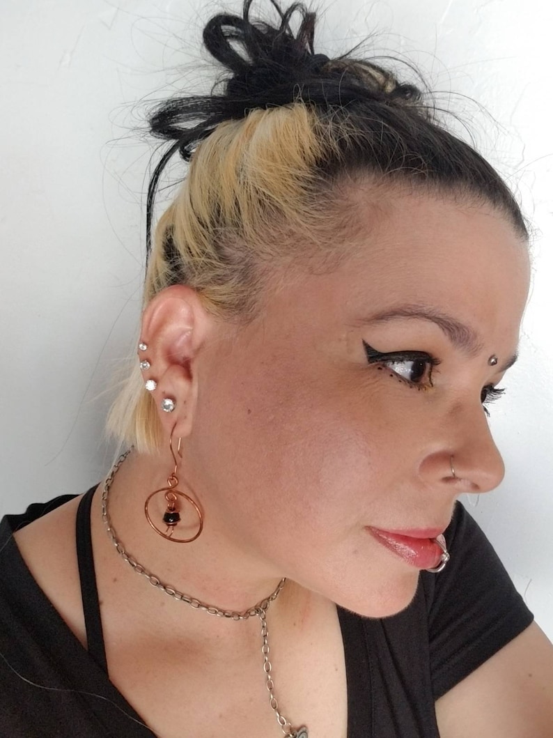 textured wire Copper and onyx dangle earrings handmade textured wire dangle earrings onyx statement earring bare copper wire earrings