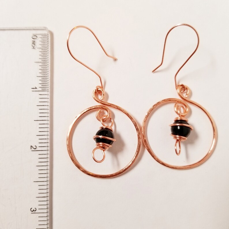 textured wire Copper and onyx dangle earrings handmade textured wire dangle earrings onyx statement earring bare copper wire earrings