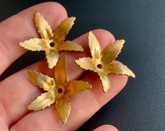 Incredible vintage brass five petaled flower stampings! Love the details of the softly serrated petal edges!