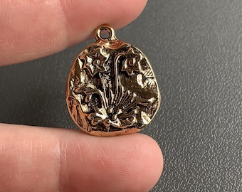 Another beautiful and well-made piece from the NYC chain estate buyout! Whimsical floral cast brass pendant! Sold per piece. SKU 07203
