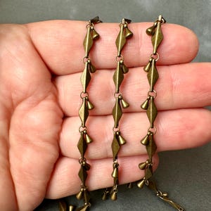 One of my all time favorite antique brass chains!! Sold per YARD. SKU chain529