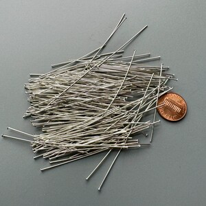 Well made silver plated brass headpins. 21 gauge. Sold per lot of 100 pieces. SKU 15310