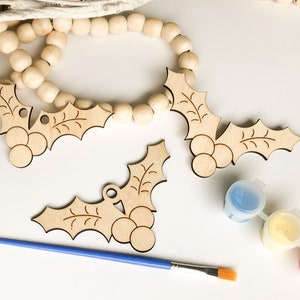 Laser Cut File SVG Digital File Christmas Holiday Holly Mistletoe Garland Ornament DIY kit file kids DIY Paint Kit