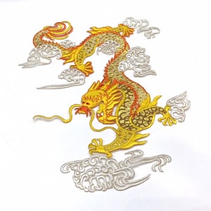 Broderad lapp med asiatisk drake, applikation, sy eller stryk