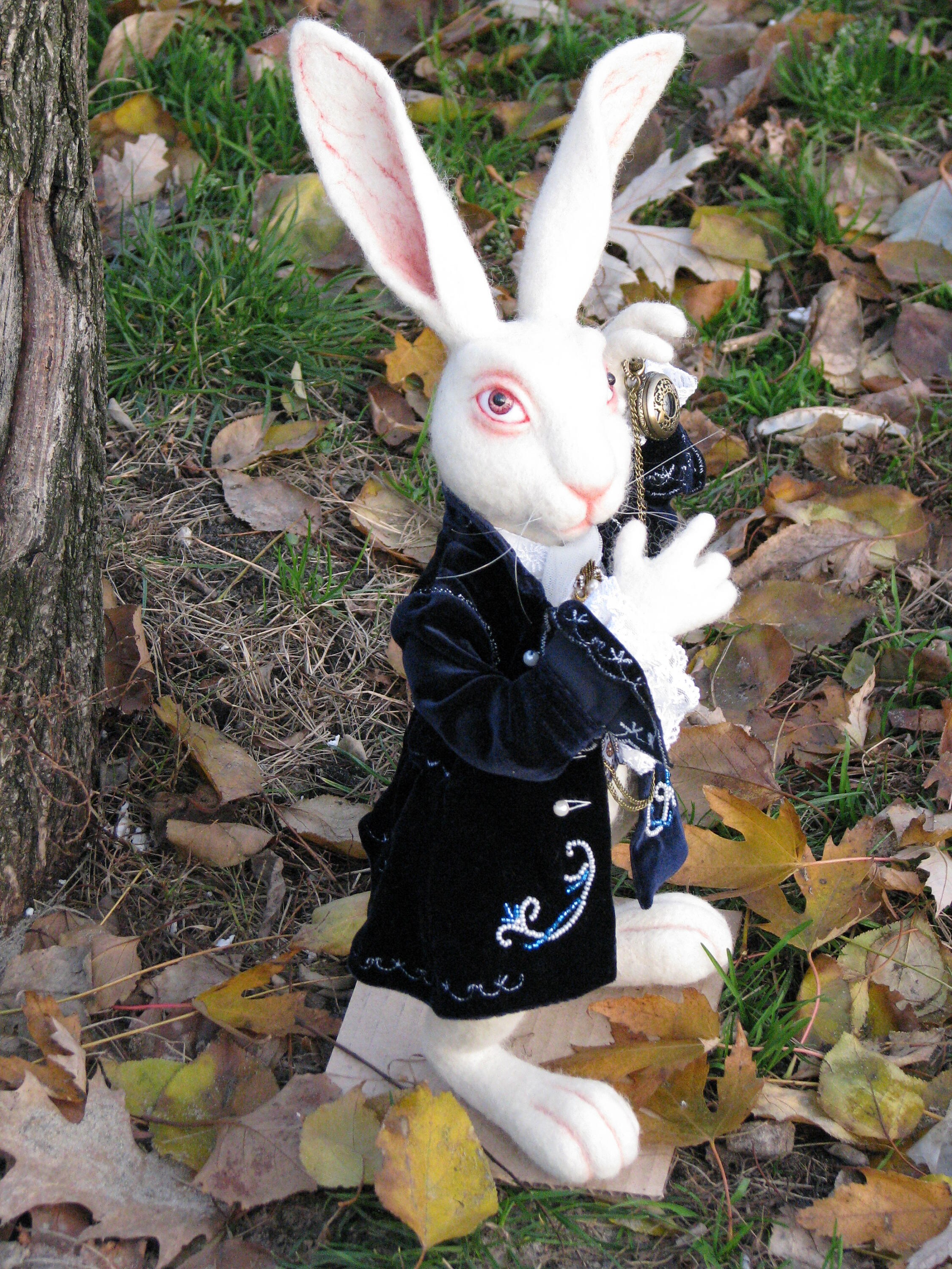 Lapin blanc Alice au pays des merveilles jouet intérieur feutré à  l'aiguille -  France