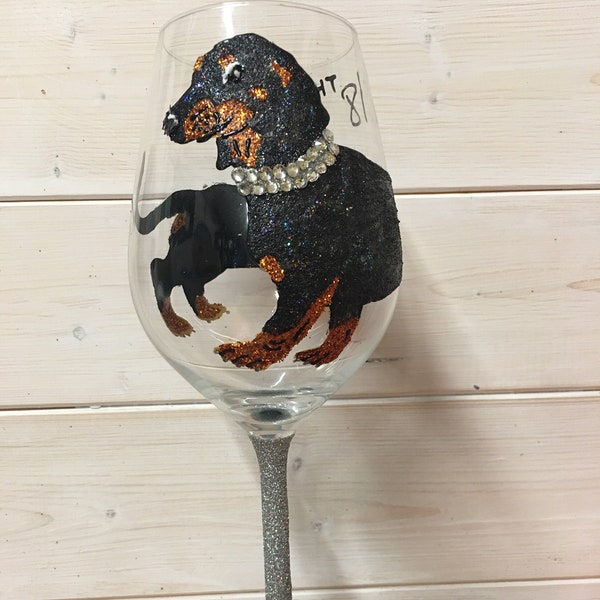 Daschund/sausage dog design glitter glass, gift for daschund lover, gift for sausage dog lover