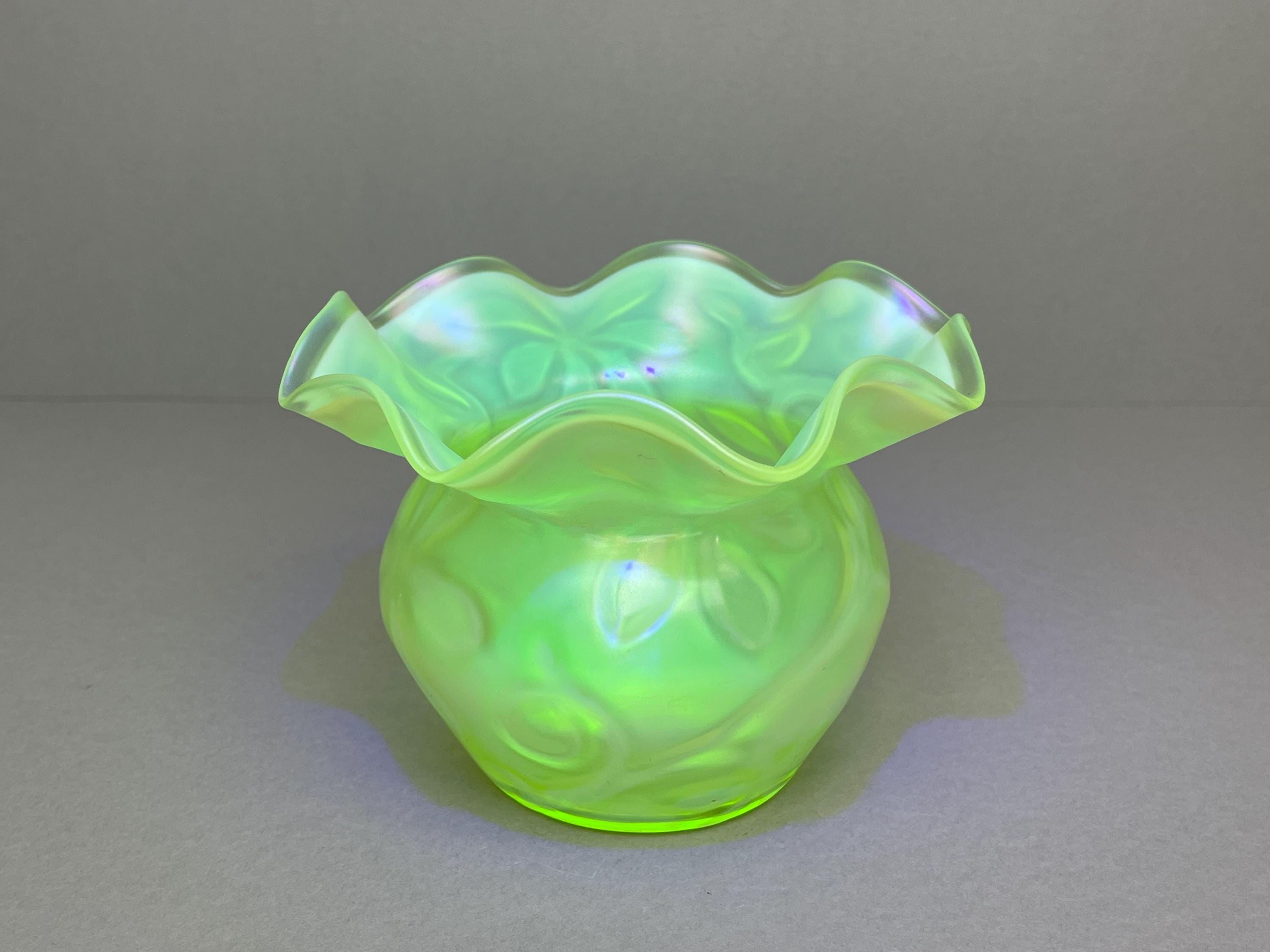 希少美品　 アンティーク ヴァセリンガラス ジョン・ウォルシュ・ウォルシュ」作 John Walsh Vaseline Glass - Etsy