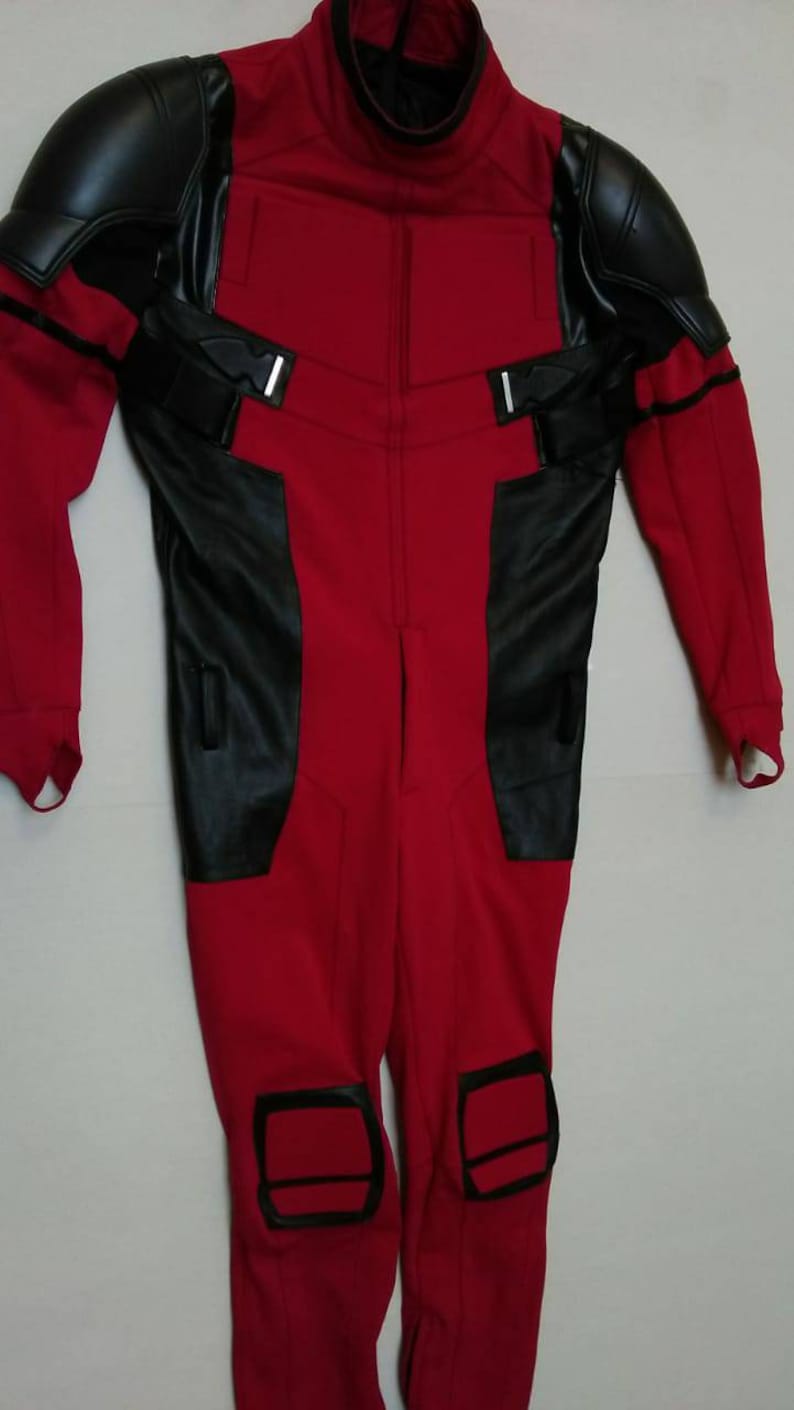Optional for CostumeReplicaCave CostumeCosplay Suits ilustrastudios Replica Deadpool Movie Shoulders