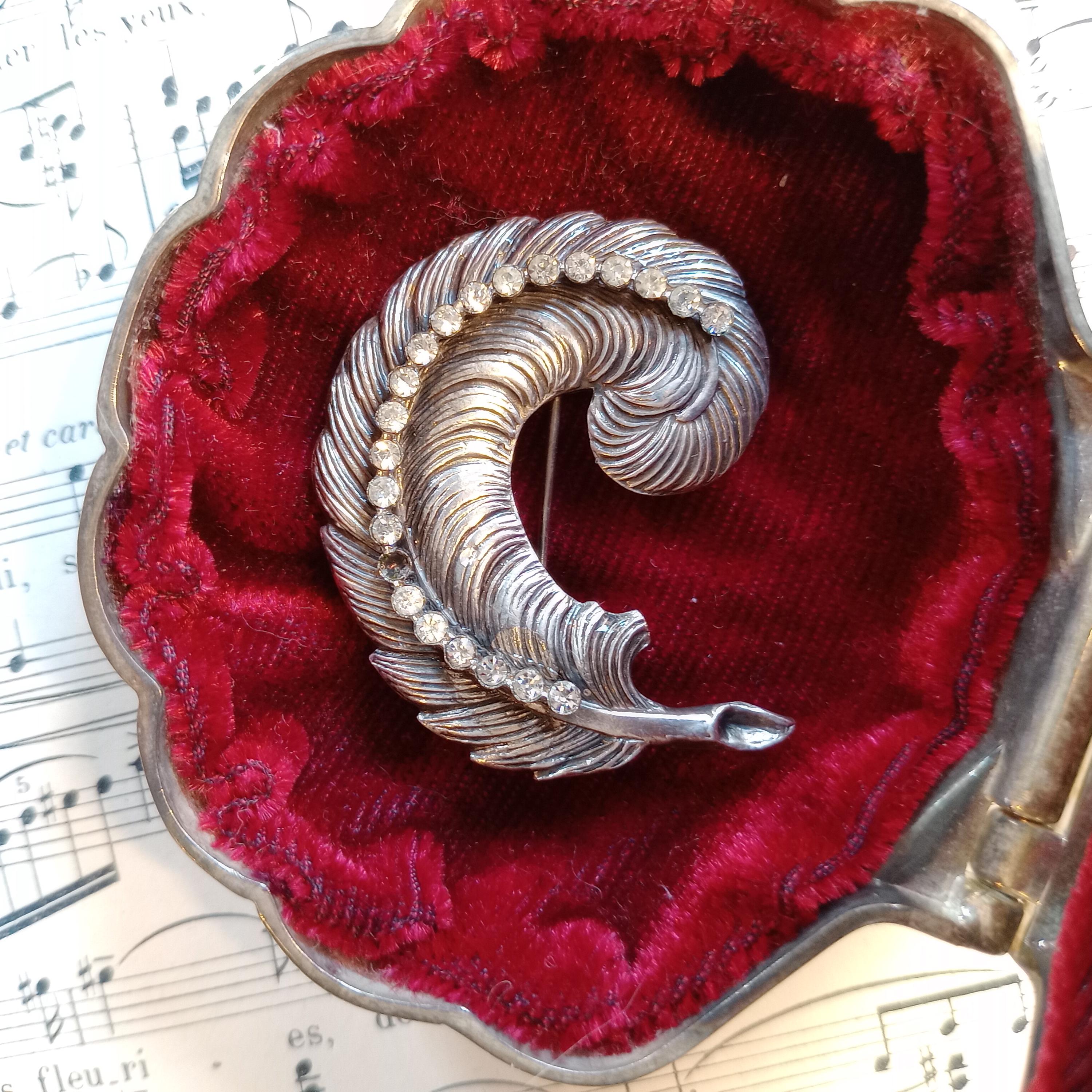 Broche Vintage Plume Années Folles - Métal Argenté Et Strass - Occasion - Style Art Déco