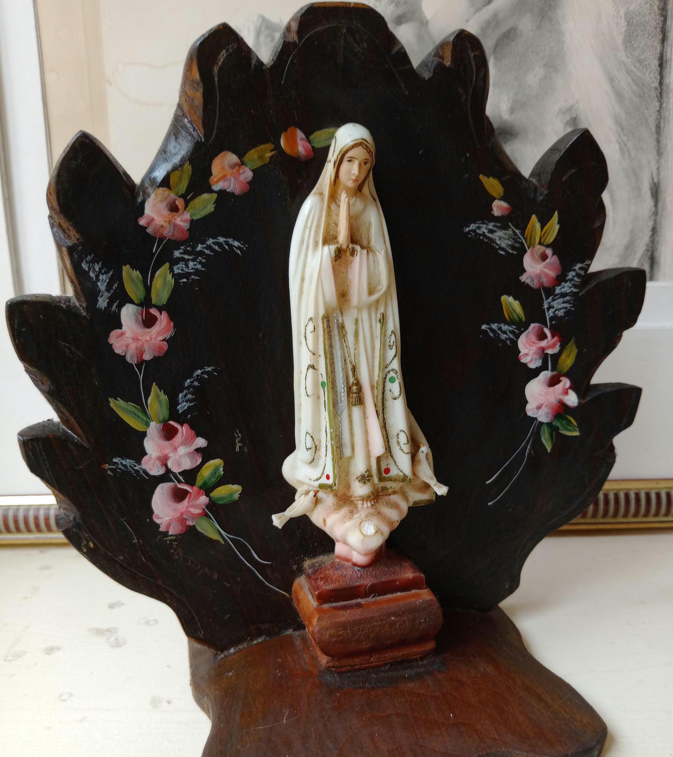 ヴィンテージの木彫り聖母マリア像：スペインの宗教的聖地 - Etsy 日本