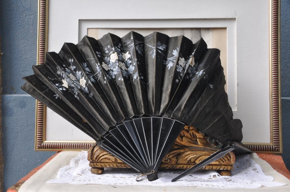 Victorian Antique French Fan, Shabby AS-IS Condit… - image 1