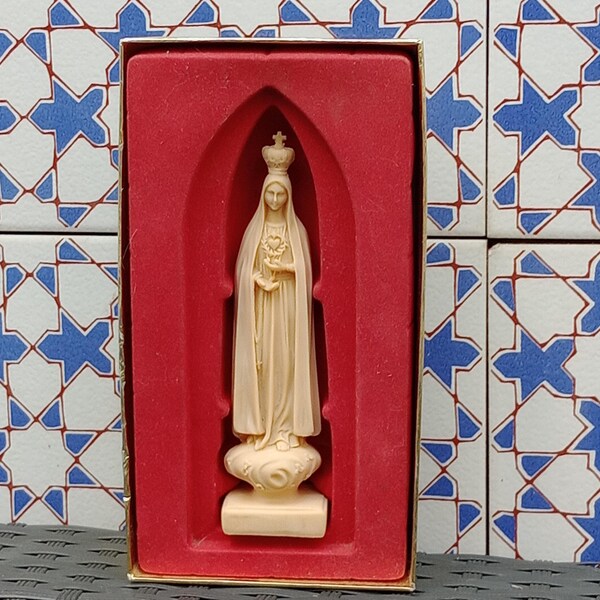Vintage Italiaans Maagd Maria-icoon in originele rode en gouden doos, schrijn, religieus standbeeld, hars, katholiek christelijk
