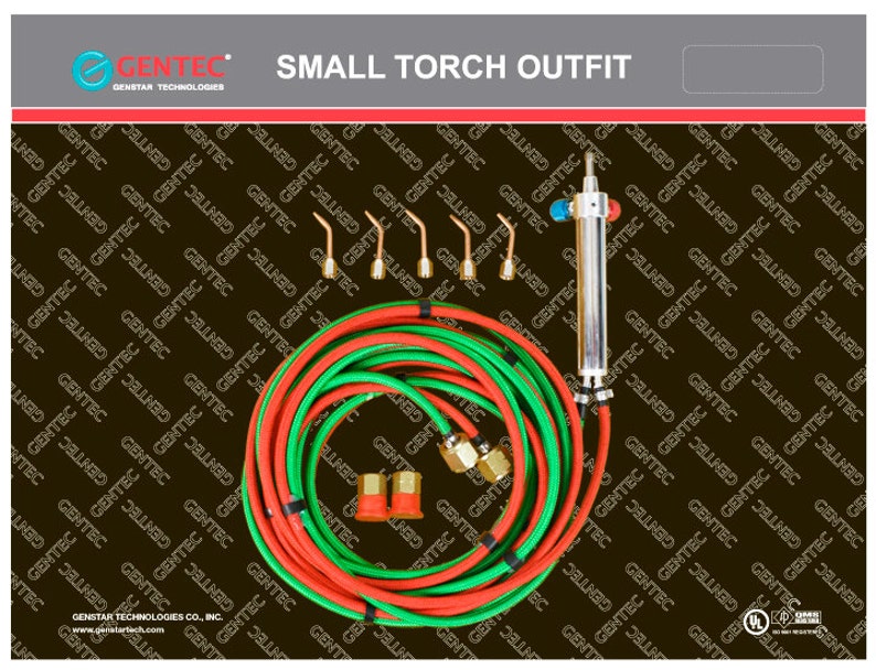 Puede incluir: Un equipo de antorcha peque&ntilde;o con una antorcha plateada, mangueras rojas y verdes y cinco boquillas de antorcha de diferentes tama&ntilde;os. La antorcha est&aacute; etiquetada como "GENTEC" y el embalaje tiene el texto "SMALL TORCH OUTFIT".