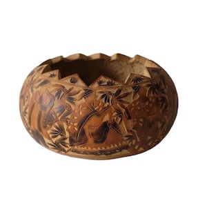 Vintage Hand Carved Etched Peruvian Folk Art Storyteller Gourd  / Peruvian Village Dancers and Musicians Ceremonial Tribal Bowl Decor