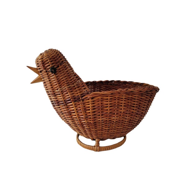 Vintage Wicker Bird Shaped Basket with Wooden Beak / Farmhouse Egg Storage Basket / Children's Room Shelf Decor Storage Basket