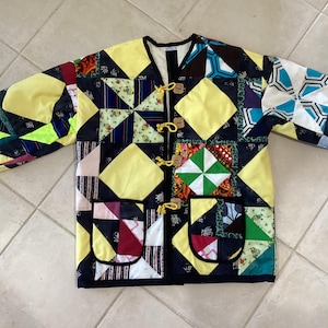 Handgefertigte Patchwork-Winterjacke, Unisex, farbenfroh schwarz-gelb, kastenförmiger Schnitt
