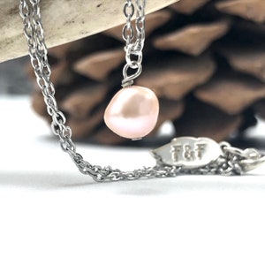 Pink Freshwater Pearl Necklace, Soft Pink Pearl Necklace, Classy Pearl Necklace in Silver, Simple Silver Necklace with Pearl, Pink Pearl, image 2