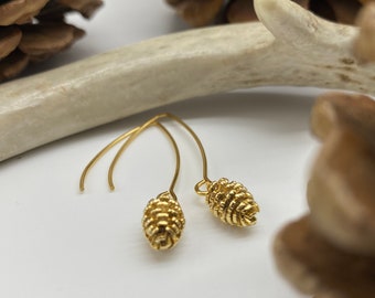 Drop Pinecone Earrings, Dainty Pinecone Earrings, Pinecone Earrings, Pine Cone Earrings, Nature Jewelry, Gift for Mom, Minimalist