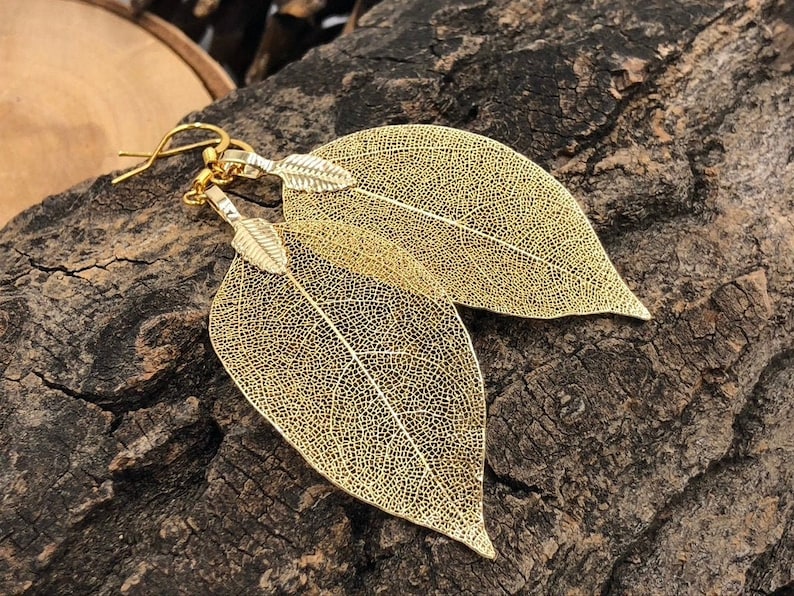 Pendientes de hoja de oro, pendientes de hoja real en oro, joyería natural, joyería de boda, regalo para ella, pendientes de hoja bañados en oro, hojas de oro real imagen 1