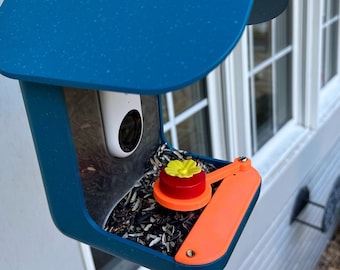 Bird Buddy Hummingbird Feeder, mount and Screws (Generates Postcards)