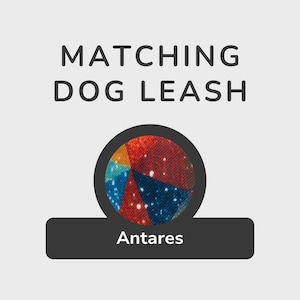 以下が含まれることがあります： 画像には、「MATCHING DOG LEASH」というテキストが、赤、青、黄色のカラフルなパターンを持つ円形デザインの上に表示されています。デザインの下には、「Antares」という単語が入った黒い長方形があります。