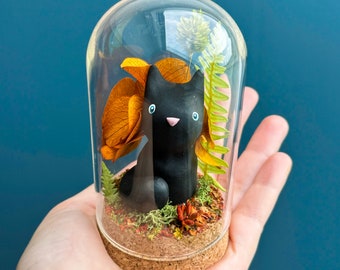 Chat noir sorcière / décor sous cloche en verre / féérique miniature animal mignon chat feuilles d'automne enchanté fleur séchée décoration1