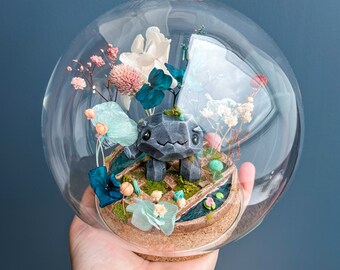 Gravier le golem de pierre de lave / Pièce unique sculpture créature caillou / Grande bulle 12 / décor sphère 15cm verre fleurs séchées