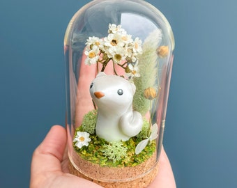 Loutre argentée / décor sous cloche en verre / féérique miniature animal mignon printemps fleuri enchanté fleur séchée décorations 1