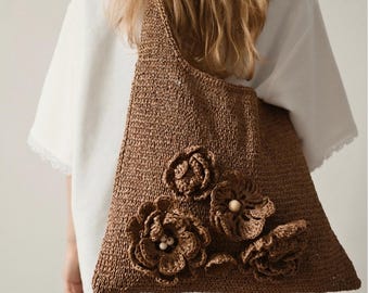 Bolso de mano de rafia hecho a mano: bolso de compras ecológico con diseño de flores de ganchillo.