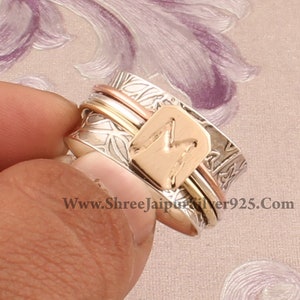 Envío rápido y gratuito. Anillo personalizado de plata con inicial, nombre, letra, fecha, año, número, números romanos y dirección. Anillo para hombre y mujer.