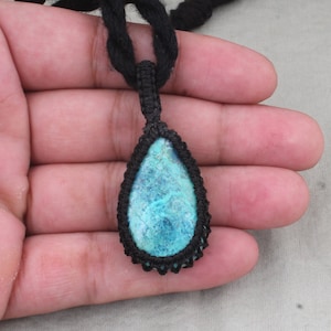 Handmade Chrysocolla Macrame Pendant Necklace: Bohemian Jewelry