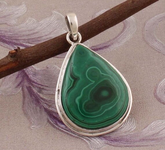 Top Quality Malachite Gemstone Pendant Pear Cabochon Stone