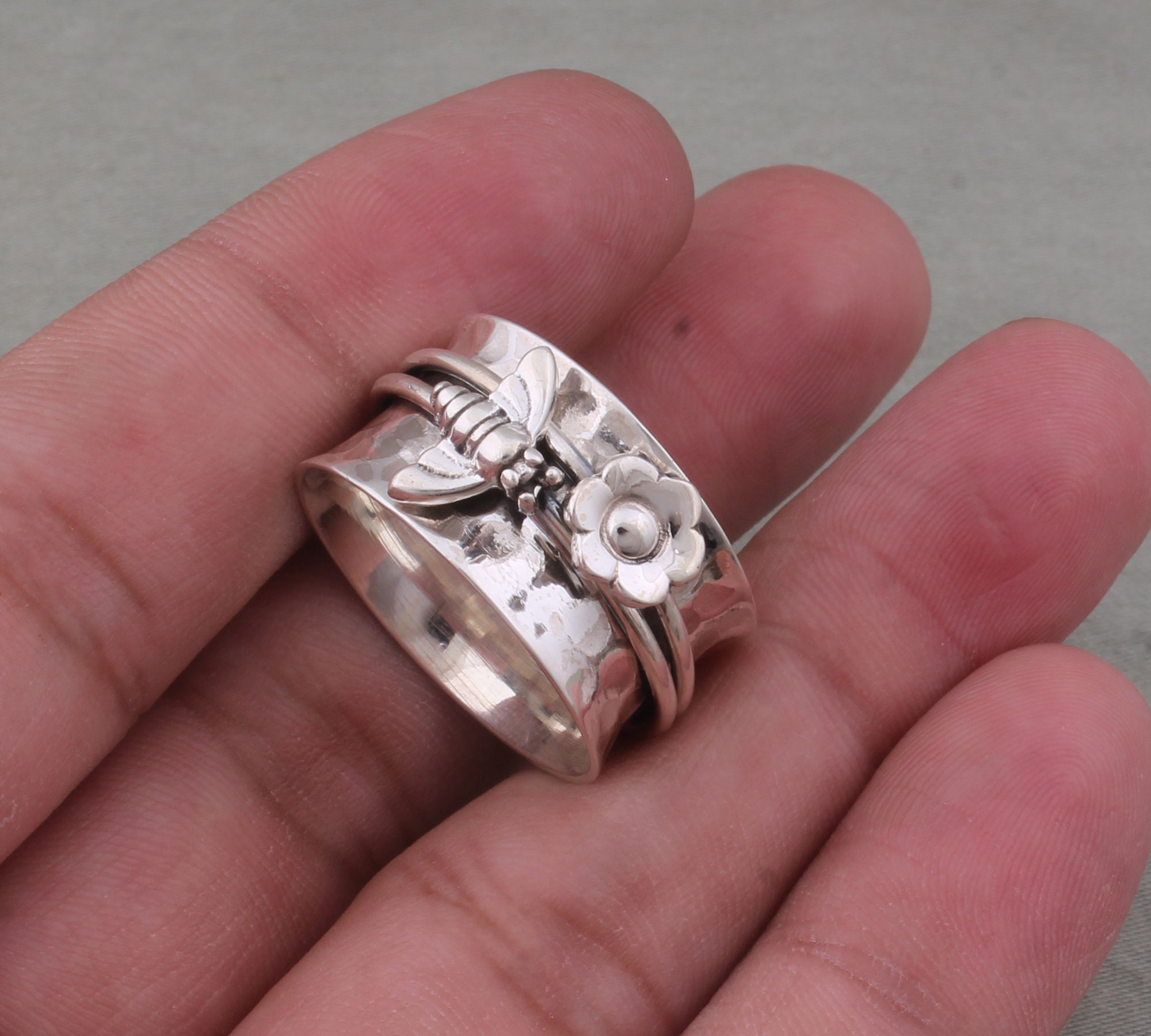 Sterling Silver Honey Bee Spinner Ring: Hammered Flower Design
