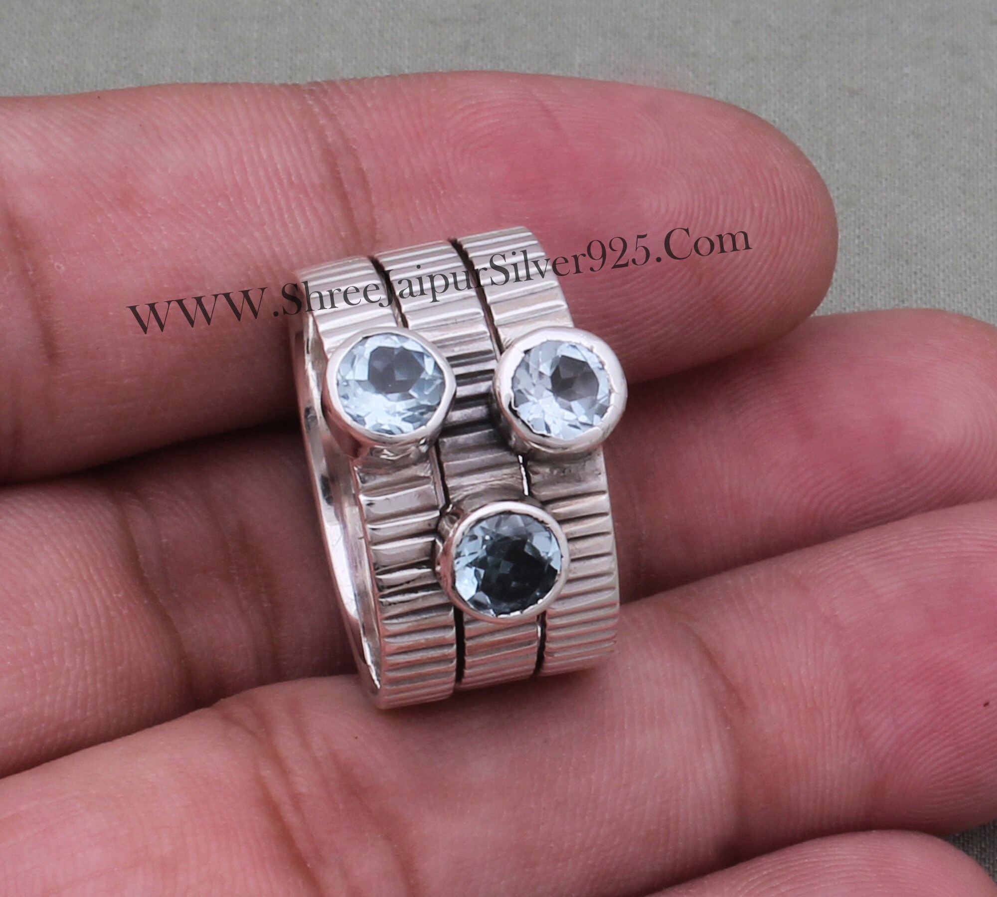 Anello Con Tre Topazi Blu Taglio Rotondo In Argento 925 &ndash; Disponibile Taglie 5-10