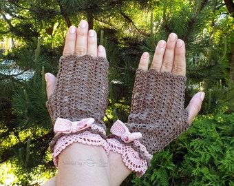Mitaines en dentelle au crochet : chauffe-poignets en coton beiges et roses