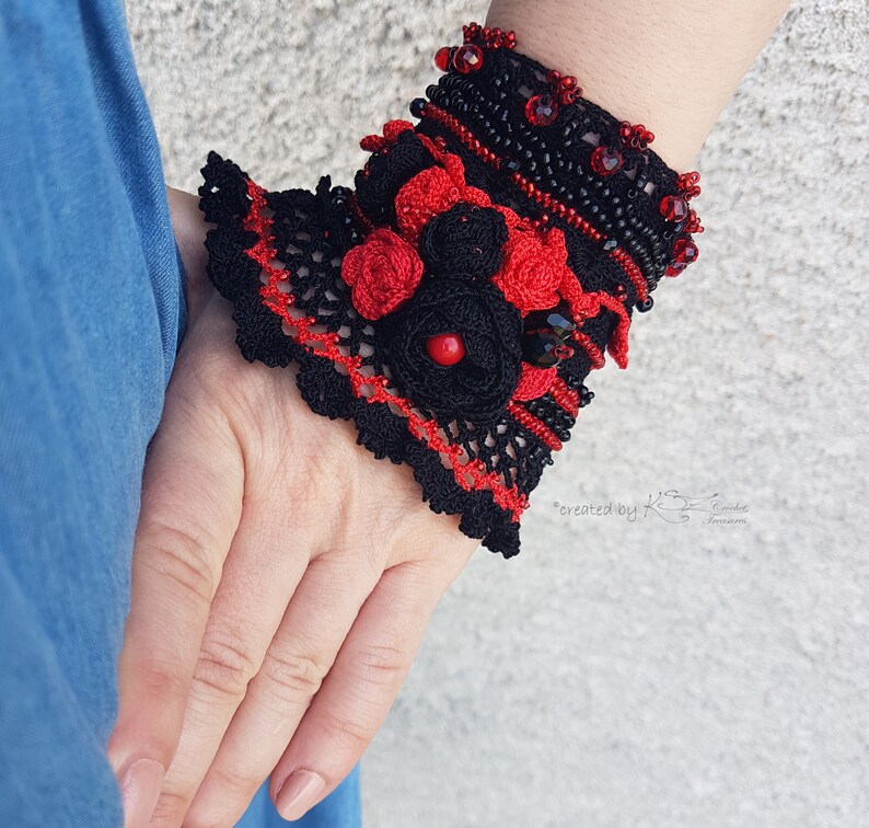 Floral crochet cuff Crochet cuff bracelet Black Red crochet cuff Black crochet bracelet Beaded cuff Red bracelet Elegant crochet cuff