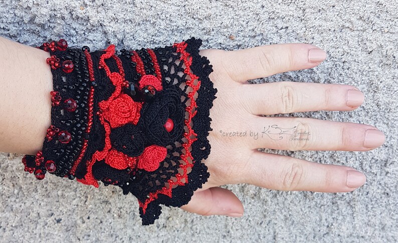 Floral crochet cuff Crochet cuff bracelet Black Red crochet cuff Black crochet bracelet Beaded cuff Red bracelet Elegant crochet cuff