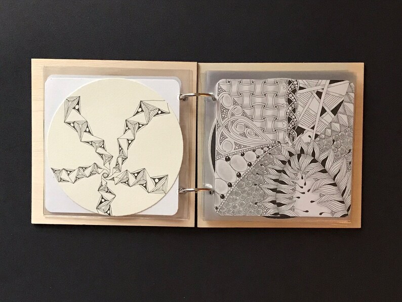 Plywood mini album with clear plastic sleeves for Zendala & Apprentice sized Zentangle Tiles 画像 4