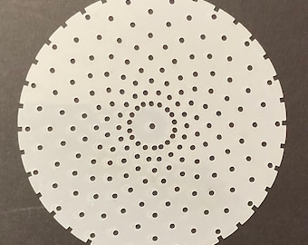 Celtic knot round dotty stencil