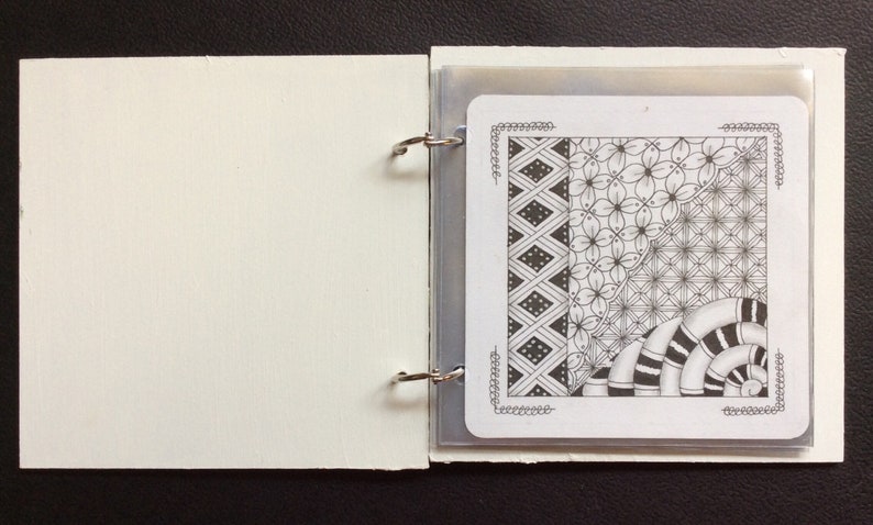 Plywood mini album with clear plastic sleeves for Zendala & Apprentice sized Zentangle Tiles 画像 6