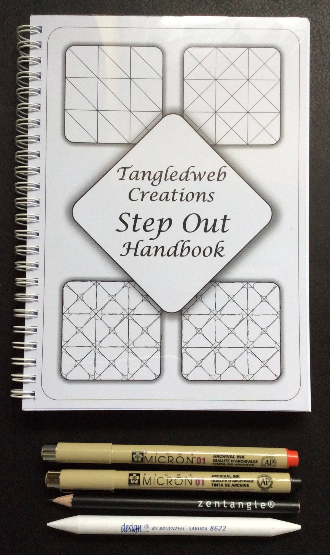 Zentangle Workbook, Pens and Pencil Kit 