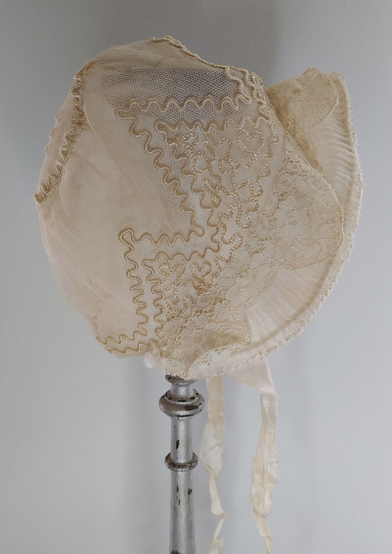 French Baby’s Lace Work and Lawn Bonnet – Clothing