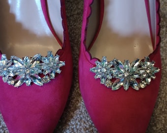 Gorgeous Shoe Accessories. Pair of Pretty Sparkly Flower Shoe Clips. Silver Shoe Clips.