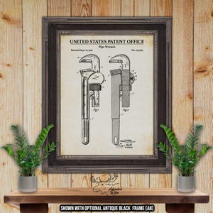 Pipe Wrench Patent Print - 1929 Plumbing Tool Invention - Retro Plumbing Wall Decor - Plumber Gift - Workshop Decor - Pipe Wrench Poster Art